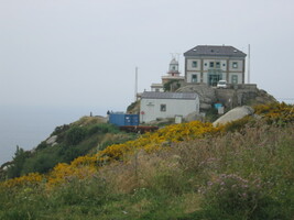 A pak se z oparu vynořil maják