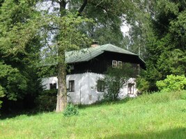 Jdeme kolem malebných chaloupek