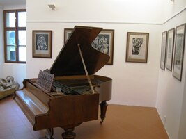 Končíme v hudebním salonku bývalého kláštera