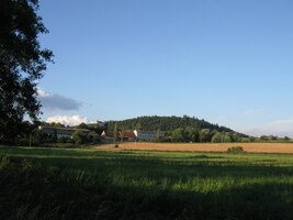 V pozadí Klatovská hůrka s kaplí sv.Magdaleny