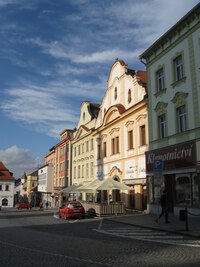 Domy na náměstí si prohřívaly svá průčelí