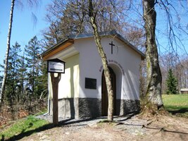 Tohle už je kaple přímo na temeni Třemšína