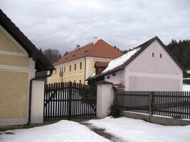 Toto je místní zámek. věřte nevěřte