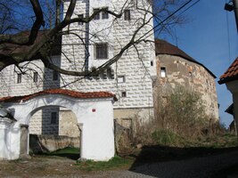 a začínali u kostela a hradu v Rožmitálu pod Třemšínem