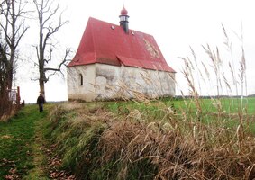 a od kaple v polích