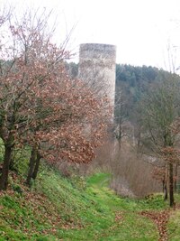 a hrad Dobronice je opuštěný