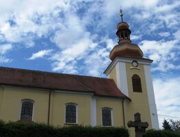 Jarní nebe se modralo,