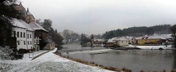 Při sestupu k řece to klouzalo,