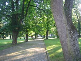 míříme do lázeňského parku v Herlanech