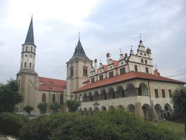 Chrám sv. Jakuba a radnice - perly města