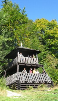 což se dá kontrolovat i z místní mini-rozhledny