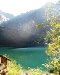 Tady je, v barvě smaragdu