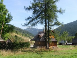 a dole ve vsi panovala pohoda