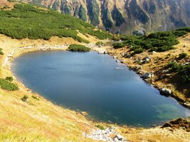 Shora se zdá být o hodně modřejší