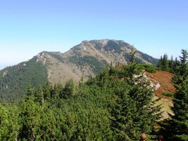 na hraniční hřeben