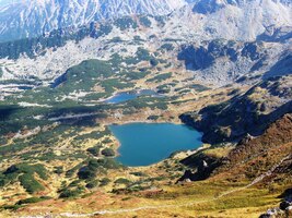 a dole pod námi Lietvorové pleso