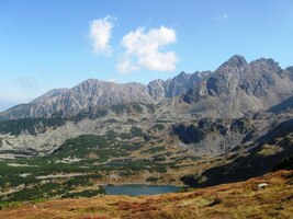 a z Laliového sedla začínáme sestupovat