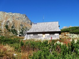 Je tu bouda, která pamatujín věky,