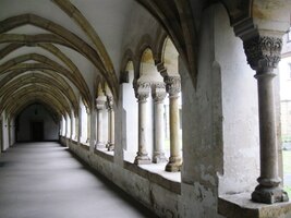 Patří ke karmelitánskému klášteru