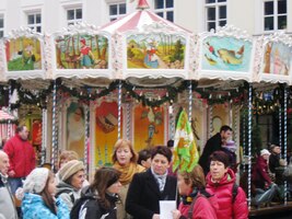 ale už jsou tu i poutě