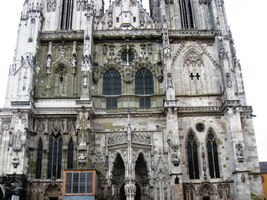 Má nádherný středověkž portál