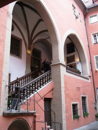 Toto je vnější část jejího schodiště,