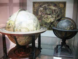 a uvnitř muzeum Johanna Keplera,