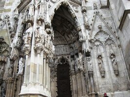 se zdobnými stavebními prvky