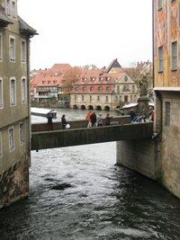 Pohled na Dolní most z Horního mostu