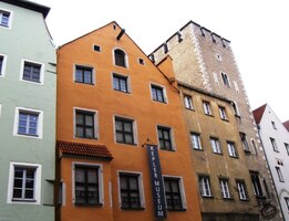 Kolorit města dělají vždy domy