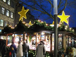 ale nad těmito září vánoční hvězdy