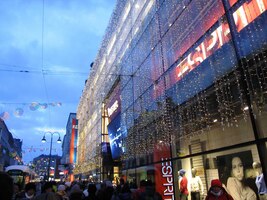 V podvečer se Linec rozsvítil umělým osvětlením