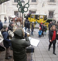 stejně jako koncerty v kostelech i v ulicích
