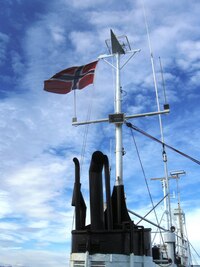 Ale hlavně: Plujeme pod správnou vlajkou!