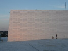 Zdi mění při západu slunce barvu