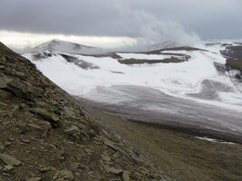 a na východ dosud nepoznaný svět -