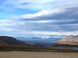 nás odvezli daleko za město