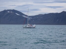 Pak kolem proplula loďka,