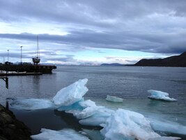 Mračna nad mořem se nadějně protrhávají