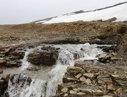 Jsou tu potoky s peřejemi