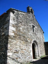 je tam jen kostel a kaple, ale fůra ubytoven