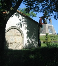 Od kaple je už vidět periferie Santiaga