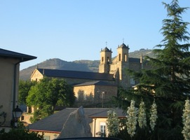 Město založili mniši z francouzského Cluny v 11. st.