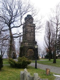 k Bismarckově rozhledně