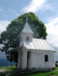 a je tu nejen kostelík,