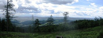 Pohled z hraničního hřebene do údolí Kysúce