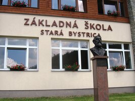 a stylové budovy staré školy