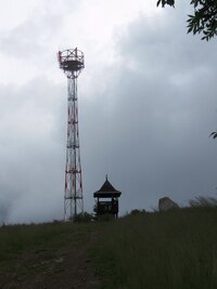 Rozhlednička a vysílač na vrchu Kamenitá