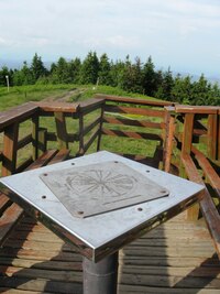 Z místní mini-rozhledny je vidět daleko