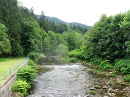 a dole tekla Ostravice